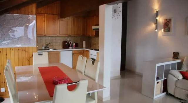 Апартаменты Elegant Apartment With Patio in Hills