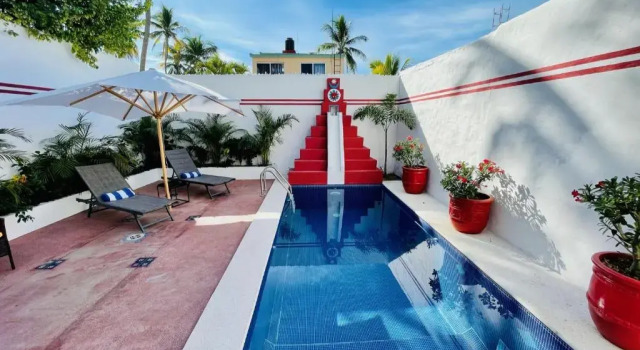 Коттедж Casa Piramide: Fully Furnished 2-Bedroom House w/ Private Swimming Pool and Waterfall, 5 Minute Walk from the Beach
