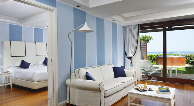 Курортный отель La Plage Resort