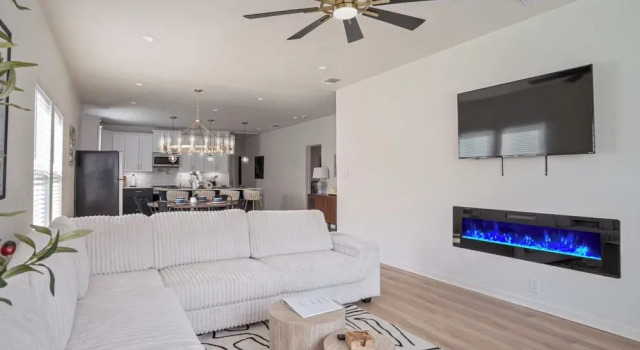 Коттедж с 4 комнатами Enjoy 4br/3ba Comfort & Convenience Near Downtown!