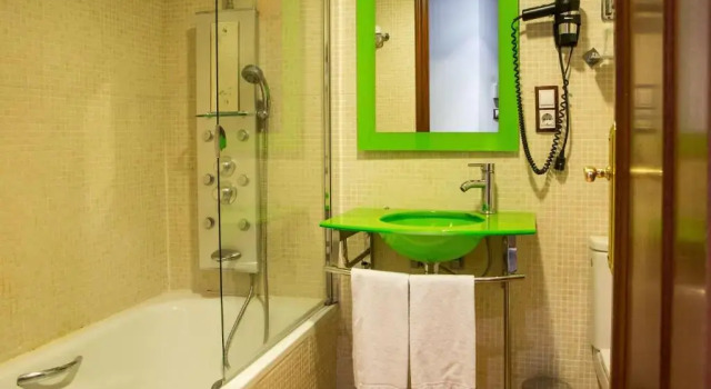 Четырёхместный номер Standard Hotel Tibur