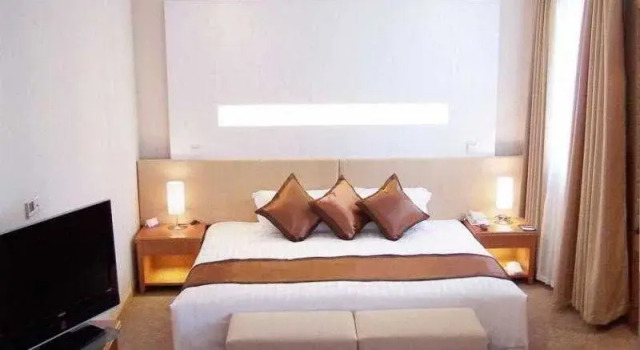 Ramada Zhabei Hotel, Забронировать Отель Отели Шанхая с парковкой, рядом с Музей Шанхая, Парковка
