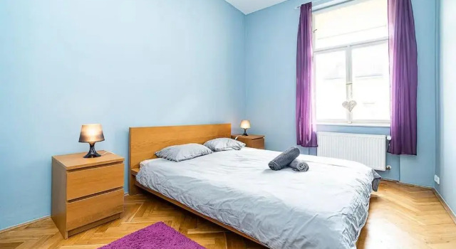Cozy and sunny apartment in uptown, Забронировать Апартаменты/квартира Апартаменты Праги, рядом с Намести Миру, Апартаменты/квартира