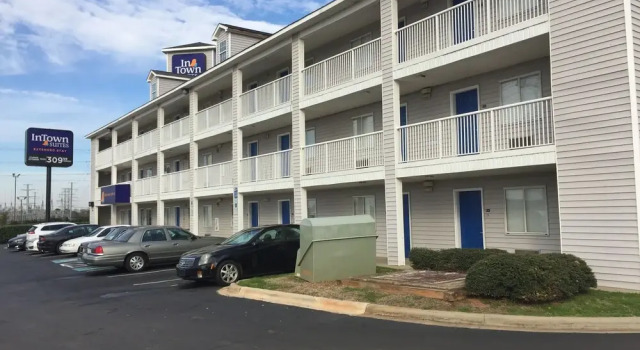 InTown Suites Extended Stay Charlotte NC - North Tryon St