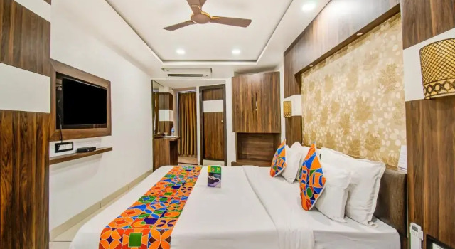 Трёхместный номер Executive FabHotel Rajnandani Residency