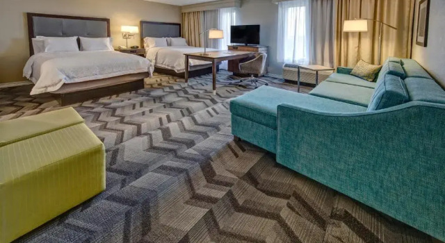 Четырёхместный номер Deluxe Hampton Inn & Suites Clermont