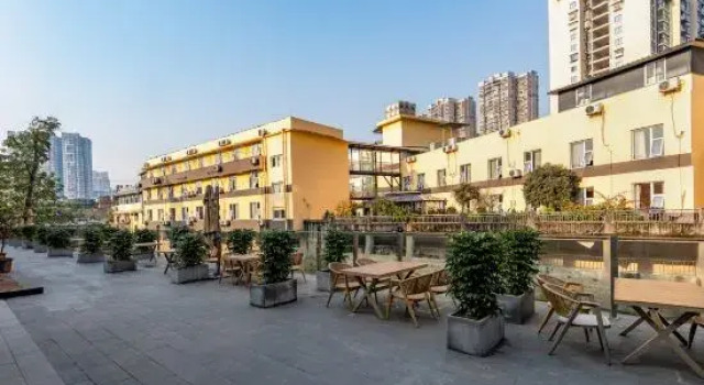 Qin Luxe Qinglefu Courtyard Hotel (High Speed Railway Station Jiaxing Road Food Street), Varaa Hotelli Hotellit Sichuan pysäköinnillä, Pysäköinti