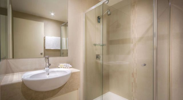 Трёхместный номер Deluxe BEST WESTERN PLUS Travel Inn