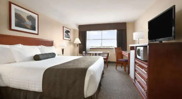 Номер Standard Days Inn & Suites by Wyndham Langley