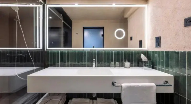Полулюкс Standard Nomadic Urban Premium Suites