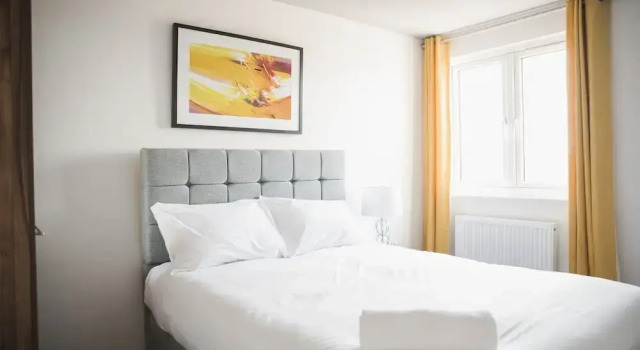 Room in Guest Room - Spacious Size Room in Leicester, Забронировать Гостевой дом Отели Лестера с парковкой, Парковка