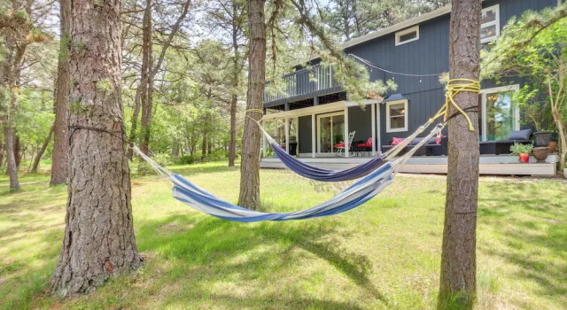 Коттедж Fire Pit, Kayaks & Hammocks: Long Pond Home!