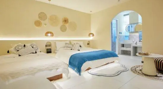 Люкс Comfort Yining Huatian Bieyuan Homestay (Liuxing Street Scenic Area)