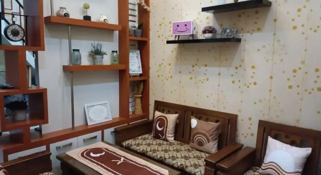 Emmir Homestay, Prenota Hotel Hotel a Cilacap con parcheggio, Parcheggio