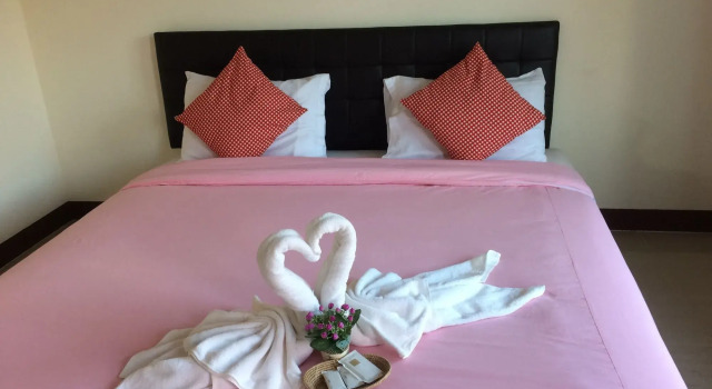 ThanaVill Resort, Забронировать Курортный отель Мей-Сот провинция Так