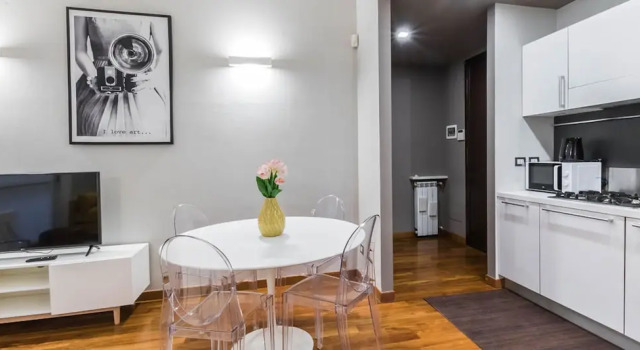 Апартаменты JOIVY Elegant 1 Br Apt In Front Of The Sforzesco Castle