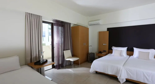 Трёхместный номер с видом на сад Elite City Resort