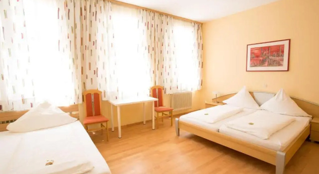 Четырёхместный номер Standard Hotel Amadeus