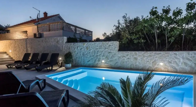 Вилла Holiday Home Villa Desire 1819