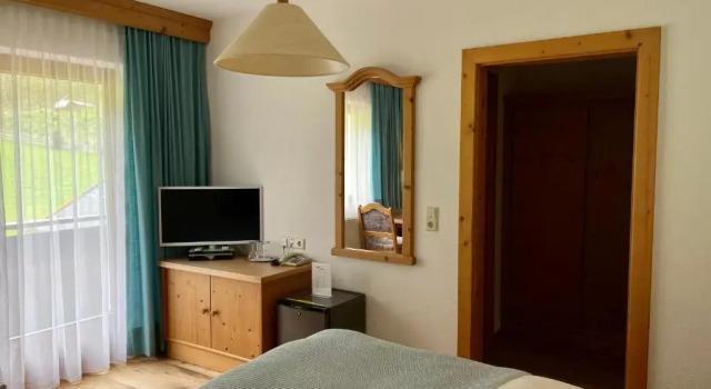 Intermontana Hotel Garni, Rezerwuj Hotel Hotele w Tyrol ze śniadaniem, Śniadanie