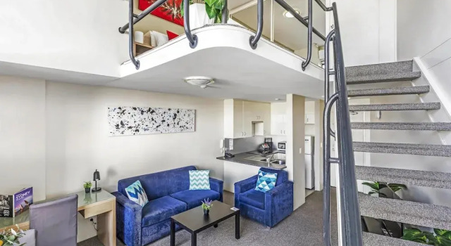 Апартаменты Standard с балконом Metro Apartments on Darling Harbour