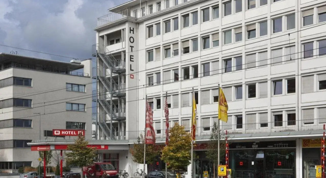 MEININGER Hotel München City Center, Reservar Hotel Hotéis em Munique com pequeno-almoço, perto de Löwenbräukeller, Café da manhã
