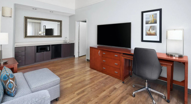 Двухместный люкс с 2 комнатами Courtyard Scottsdale North