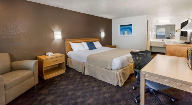 Двухместный люкс Knights Inn Flint