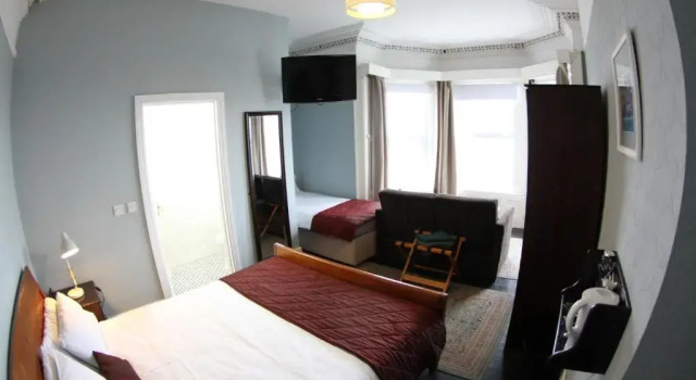 Трёхместный номер Standard с видом на море Rolling Wave Guesthouse