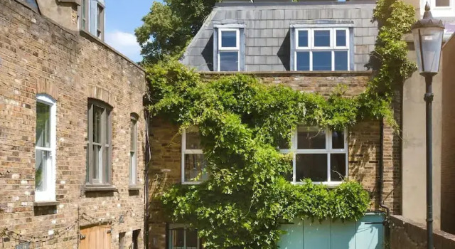 The Iconic Portobello Mews House