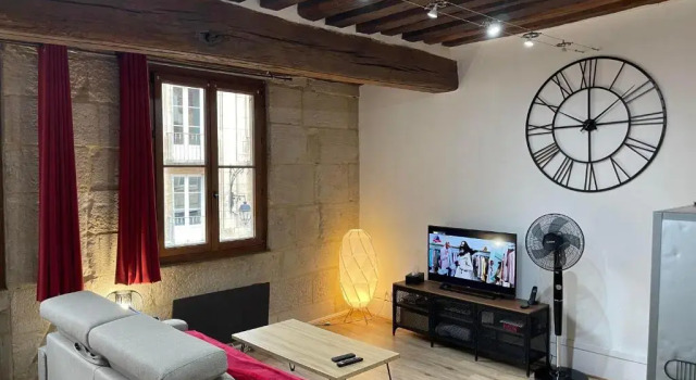 Appartements chez Delphine et Guillaume au coeur de Semur en Auxois, Забронировать Апартаменты/квартира Семюр-ан-Осуа Côte-d'Or, рядом с Musée Municipal