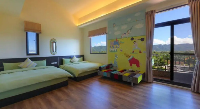 Семейный номер Standard с балконом Floral Land B&B