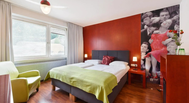 Superior Dvoulůžkový s manželskou postelí pokoj Hotel Neutor Salzburg