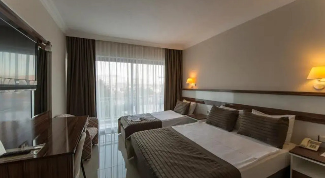 Двухместный номер Deluxe с видом на сад Le Monde Beach Resort & Spa