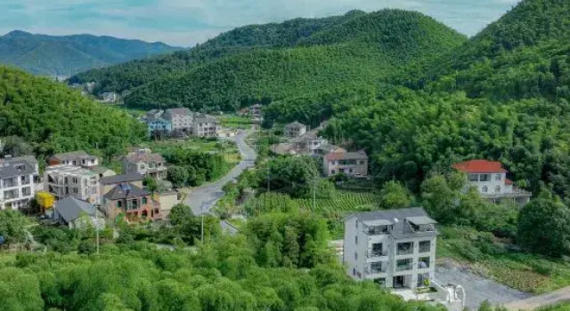 安吉见景丨星空·泳池·私汤·亲子度假美宿(余村两山店)