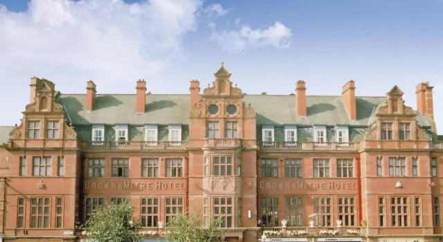 Номер Standard Crown & Mitre Hotel