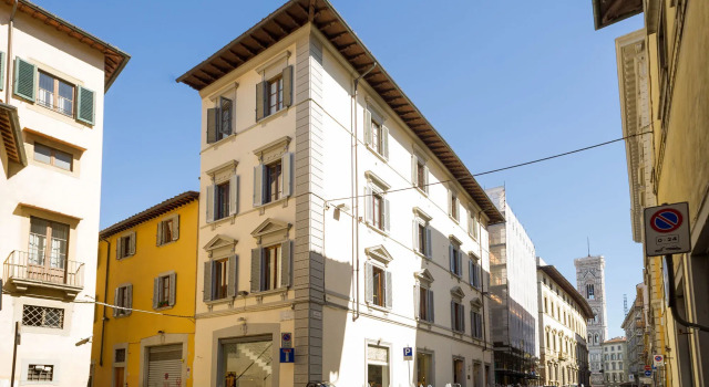 Arnobio Florence Suites, Забронировать Отель Отели Флоренции с парковкой, рядом с Базилика Санта-Кроче, Парковка