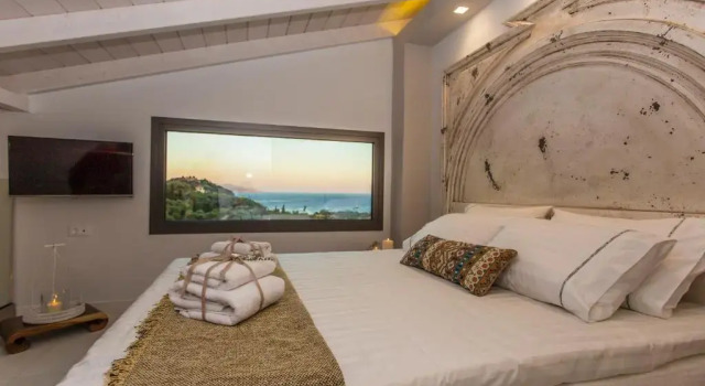 Люкс Golden Bay Suites & Maisonettes