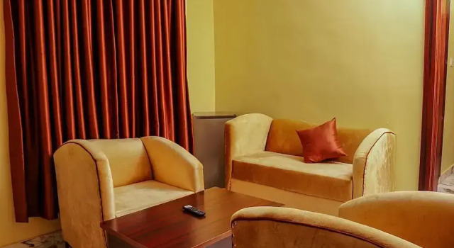 De- Lites Hotel, Rezerwuj Hotel Asaba Nigeria