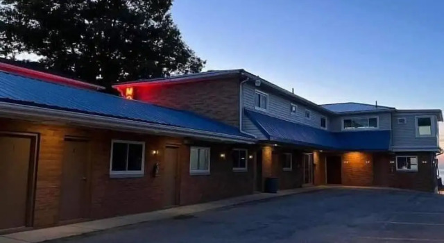 Petes Lakefront Motel, LLC, Prenota Motel Hotel a Ohio con piscina, Piscina