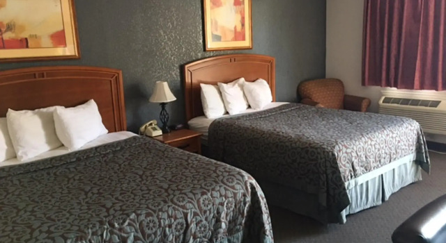 Четырёхместный номер Standard Hebbronville Executive Inn