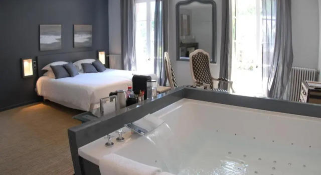 Двухместный номер Deluxe Domaine de Joinville & Spa