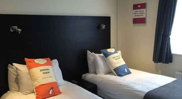 The Vicarage Freehouse & Rooms, 予約 ホテル Holmes Chapel チェシャー