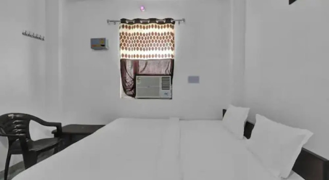 Goroomgo Shiv Ganga Guest House Varanasi