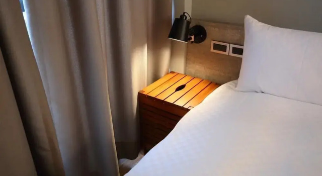 Четырёхместный номер Economy с балконом MIDORI Hostel
