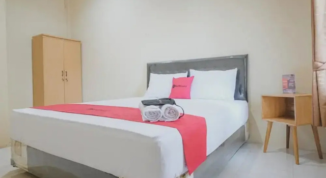 RedDoorz Syariah Near Kantor Walikota Jambi, Book Hotel Hoteller i Jambi med pool, Swimmingpool