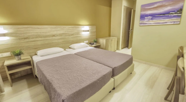 Двухместный номер Standard с балконом Sofia Hotel