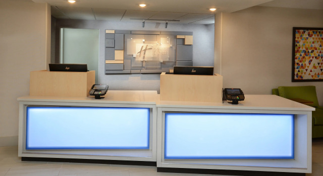 Holiday Inn Express Danville, an IHG Hotel, Prenota Hotel Danville Virginia