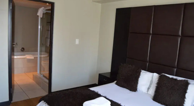 Апартаменты Standard с 2 комнатами с балконом Icon Apartments