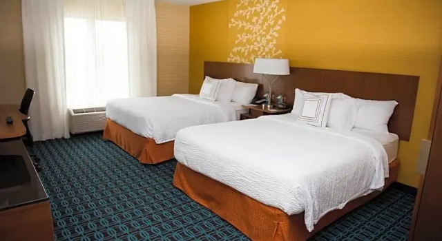 Четырёхместный люкс Fairfield Inn & Suites by Marriott Moncton